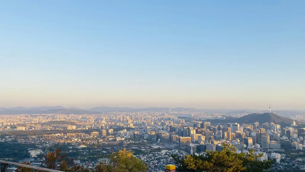 南浦站：釜山交通樞紐，購物美食天堂