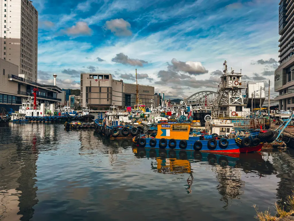 釜山塔：韓國釜山的標誌性景點